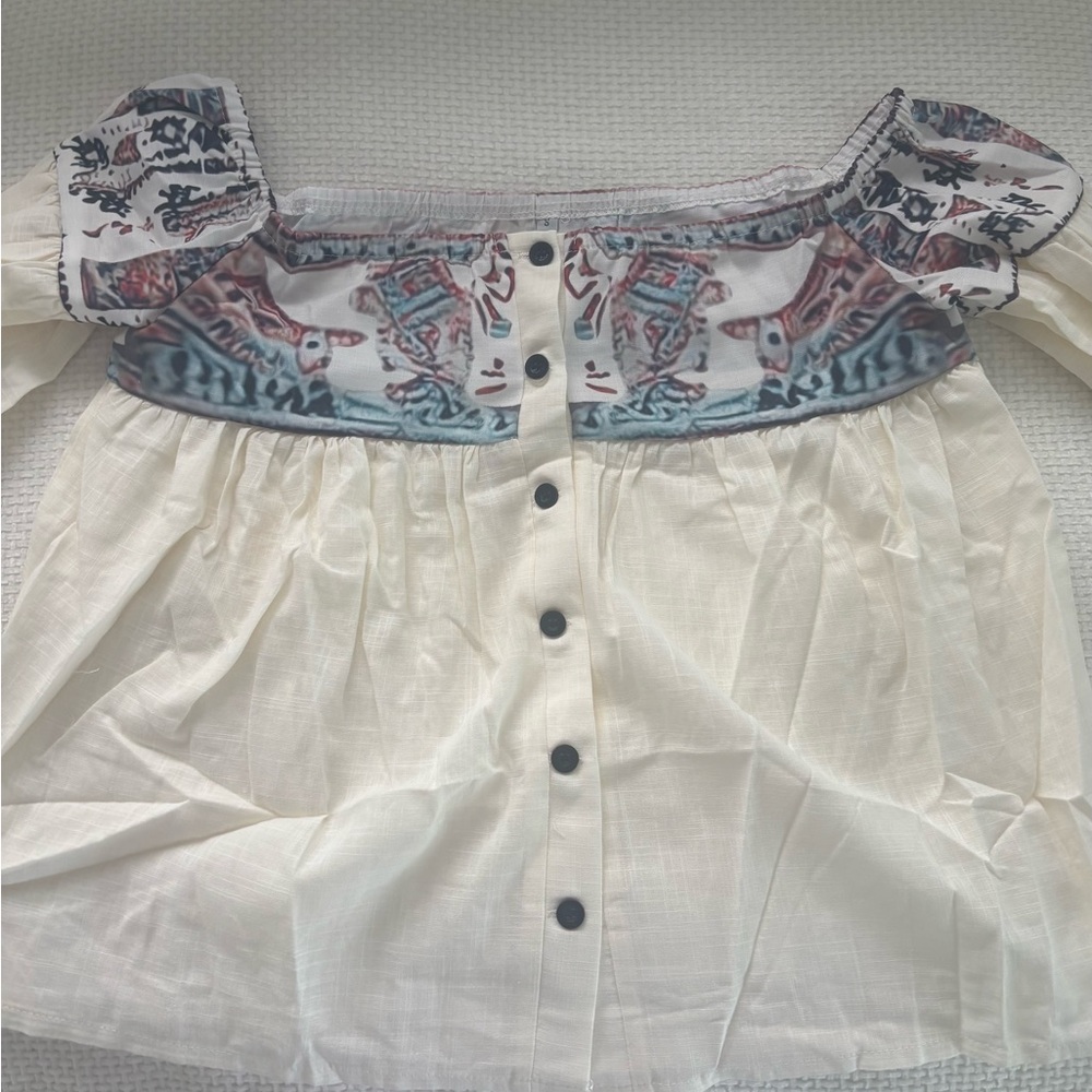 Boho Cream Blouse with Patterned Neckline - Picture 2 of 4